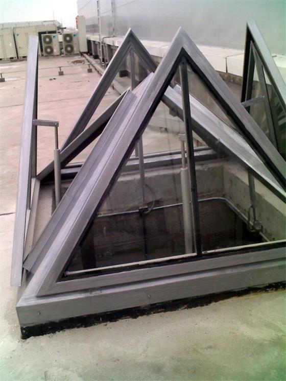 Triangle Electric smoke window